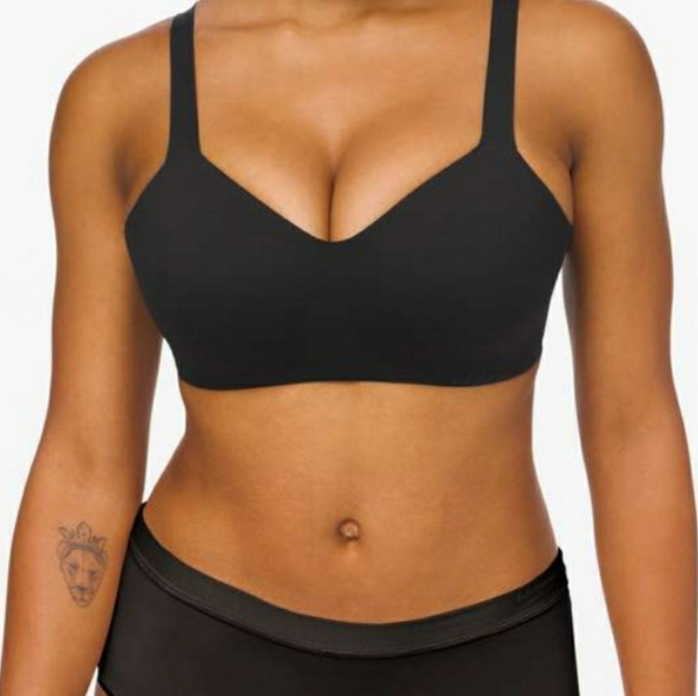 New Lululemon Hold True Sports Bra Black 32DD Yoga